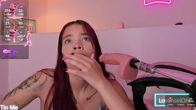 violeth hill online show from December 19, 7:50 pm