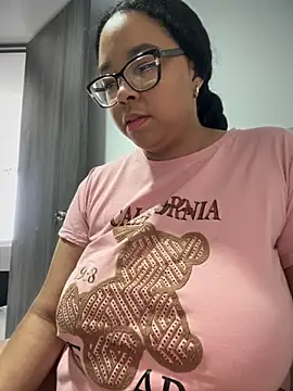 Snapshot of XMara chatting on September 18, 4:49 pm XMara online show from September 18, 4:49 pm