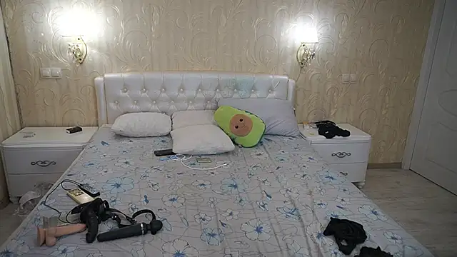 LunaaMayy online show from April 21, 2:51 am