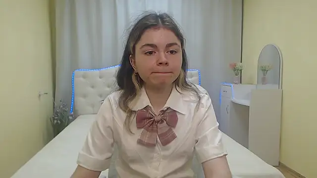 TinaRedly online show from July 2, 5:41 pm