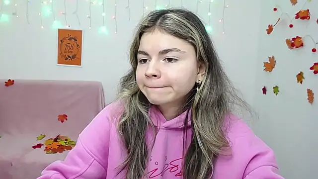 TinaRedly online show from December 3, 7:27 pm