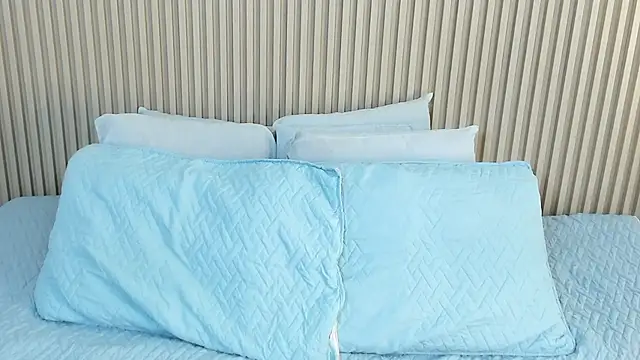 charlottebrowns  online show from November 21, 12:18 pm