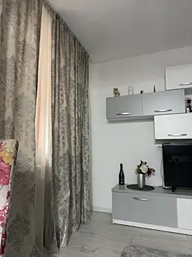  adelle online show from February 7, 12:20 pm