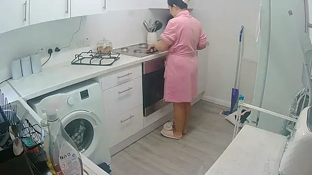 magical mia online show from November 12, 10:02 am