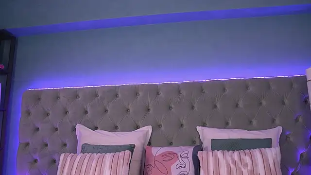 Snapshot of HaileyMadow chatting on October 17, 5:10 am HaileyMadow online show from October 17, 5:10 am