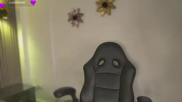 AnthonellaSweet online show from November 17, 11:55 am