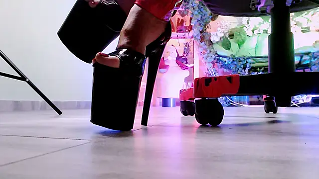 MonicaMaxwel online show from October 6, 12:55 pm