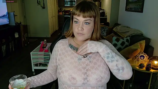 Snapshot of WendyDarling chatting on October 8, 9:30 pm WendyDarling online show from October 8, 9:30 pm