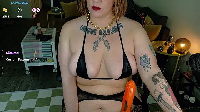 Snapshot of WendyDarling chatting on October 28, 9:08 pm WendyDarling online show from October 28, 9:08 pm