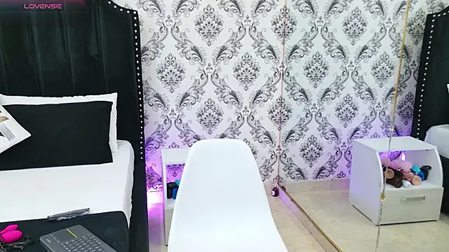 LexaDeRusso online show from October 1, 7:52 pm