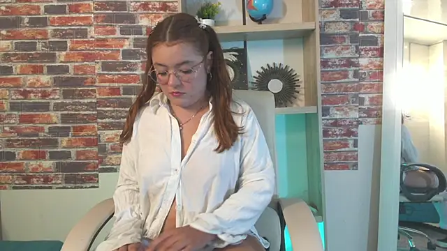 maddy066 online show from November 19, 1:27 am