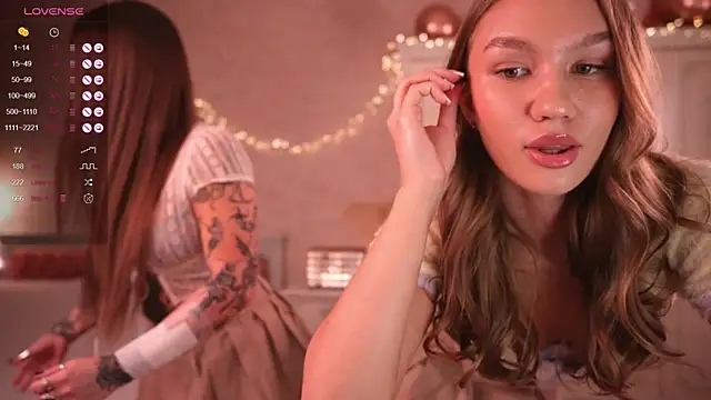 Shadowladyy online show from December 17, 2:32 pm