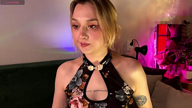  ccrystaa  online show from June 10, 10:14 am