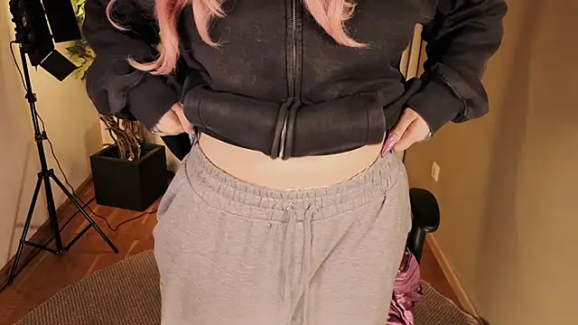 carolina elf online show from March 26, 5:20 am