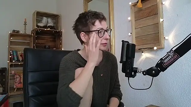 secretly naked online show from September 18, 1:09 pm