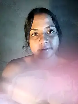 Snapshot of Giselabrunette25 chatting on October 4, 10:21 am Giselabrunette25 online show from October 4, 10:21 am
