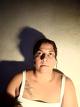 Snapshot of Giselabrunette25 chatting on October 16, 10:18 am Giselabrunette25 online show from October 16, 10:18 am