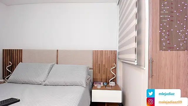 Snapshot of MalejaDiaz_ chatting on October 4, 4:00 pm MalejaDiaz online show from October 4, 4:00 pm