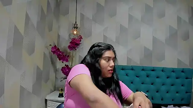 Snapshot of LindaBreeS chatting on October 5, 4:01 pm LindaBreeS online show from October 5, 4:01 pm