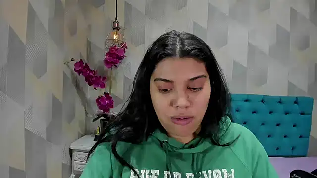 Snapshot of LindaBreeS chatting on October 18, 5:48 pm LindaBreeS online show from October 18, 5:48 pm