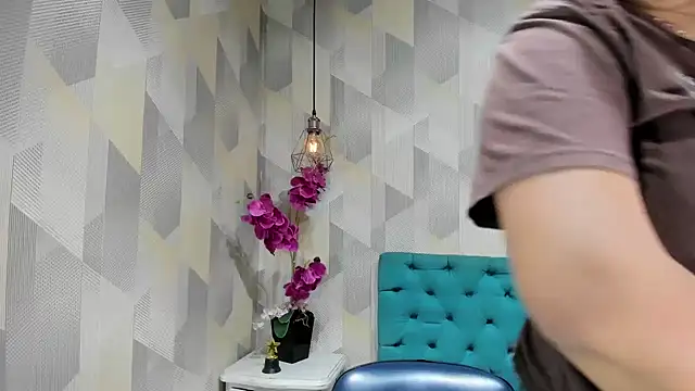 Snapshot of LindaBreeS chatting on September 17, 12:03 pm LindaBreeS online show from September 17, 12:03 pm