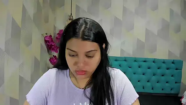 Snapshot of LindaBreeS chatting on October 2, 3:39 pm LindaBreeS online show from October 2, 3:39 pm