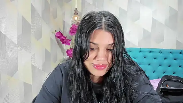 Snapshot of LindaBreeS chatting on October 1, 3:28 pm LindaBreeS online show from October 1, 3:28 pm