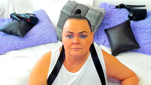 MilanaBiegert online show from April 11, 1:26 pm