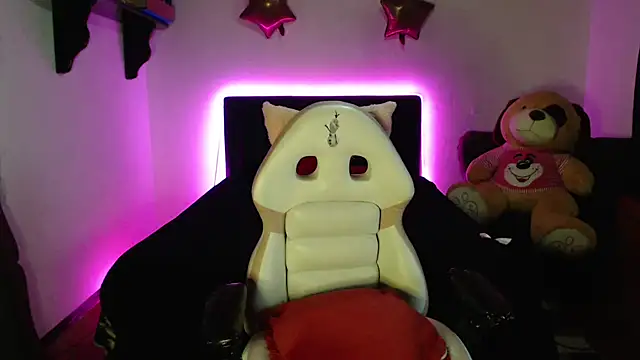 Allisonnlopez online show from October 3, 10:04 pm