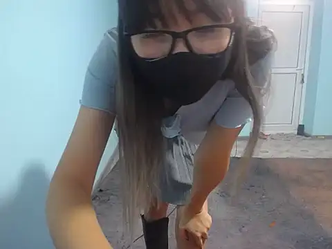 elllaaxx online show from November 28, 6:05 am