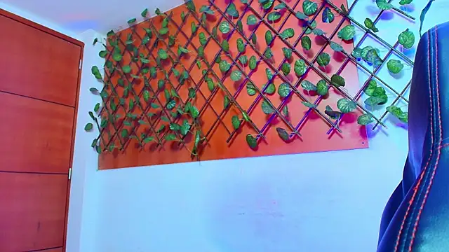 Naughty Kittenm online show from April 7, 11:34 am