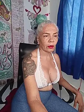 freyadevil333 online show from February 13, 9:27 pm