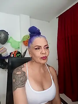 Snapshot of freyadevil333 chatting on October 16, 8:28 am freyadevil333 online show from October 16, 8:28 am