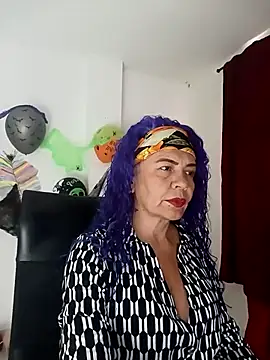 Snapshot of freyadevil333 chatting on October 18, 12:52 pm freyadevil333 online show from October 18, 12:52 pm