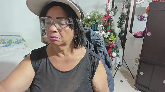 Mrs mommy  online show from January 17, 8:38 pm