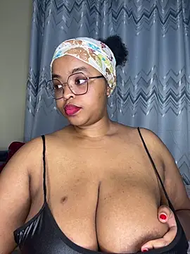 Linahlove online show from March 1, 4:39 pm