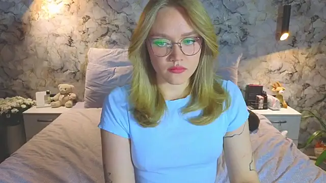 Aurora Golden1 online show from November 11, 5:21 pm