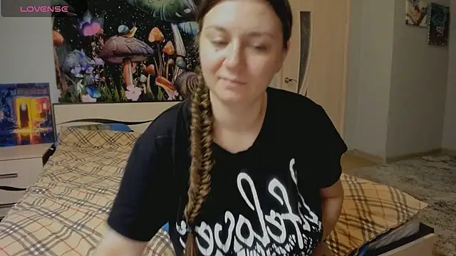 AlisaBacker online show from September 19, 4:50 pm