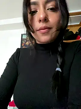 Snapshot of foxxy_nasty chatting on October 18, 7:04 pm foxxy nasty online show from October 18, 7:04 pm