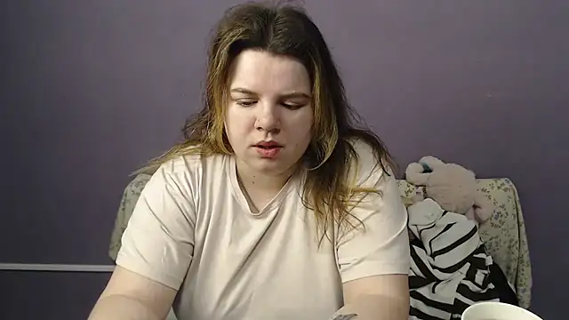 so shy online show from January 9, 7:57 am