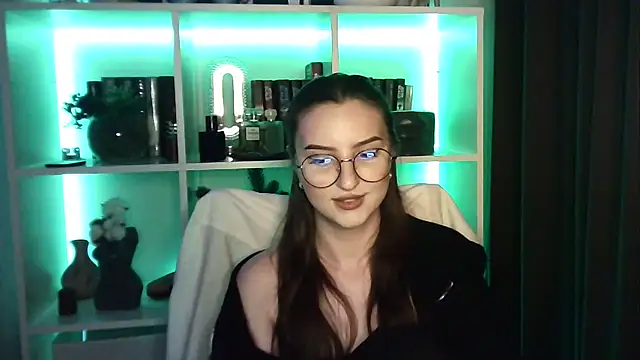 X Alisa online show from April 18, 7:58 pm