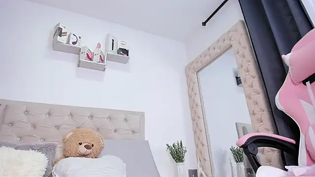 lorennahernandez01 online show from November 22, 11:24 am