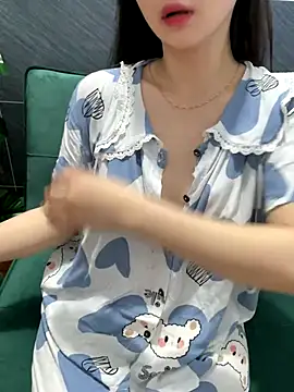 Snapshot of Suri_amabel chatting on September 28, 4:23 pm Suri amabel online show from September 28, 4:23 pm