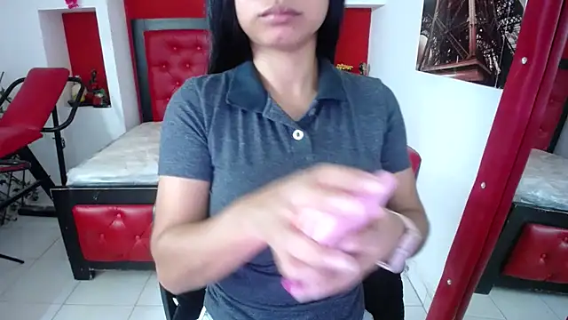 Letty Plugxo online show from September 17, 12:25 pm