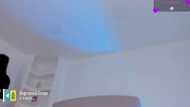 Snapshot of Ammy_xx chatting on October 9, 8:13 pm Ammy xx online show from October 9, 8:13 pm