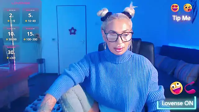 beauty chl0e online show from December 1, 8:33 pm