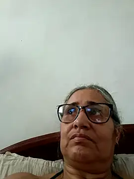  candi online show from April 15, 9:15 pm