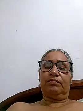  candi online show from April 16, 9:25 pm