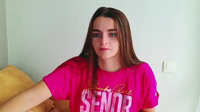 Miss Arwen online show from July 13, 8:15 am