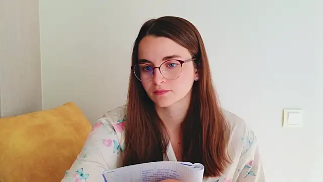 Miss Arwen online show from July 9, 6:27 am